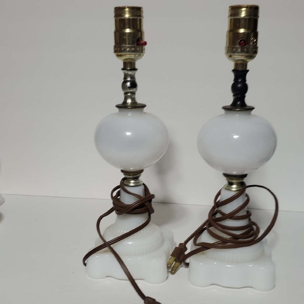Vintage Hand Painted Boudoir White Milk Glass Table Lamps~Pair - Picture 5 of 7